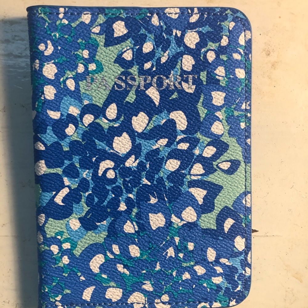 Vera Bradley Women’s Travel Companion